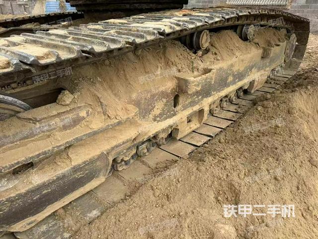 單側(cè)履帶整體（整機(jī)外觀）