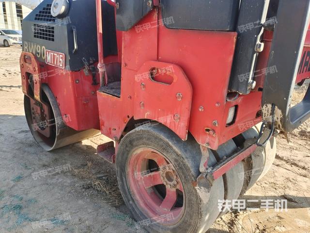 前輪右側(cè)減震塊連接及部件（壓路機前后車架）