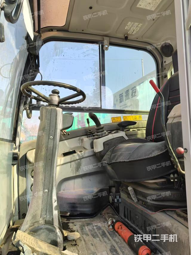 驾驶室整体（整机外观）