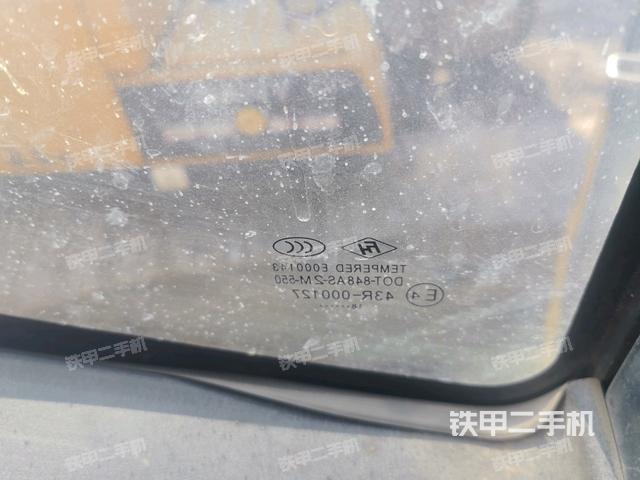左后方玻璃角標(biāo)(駕駛室部分) 左后方玻璃角標(biāo)(駕駛室部分)