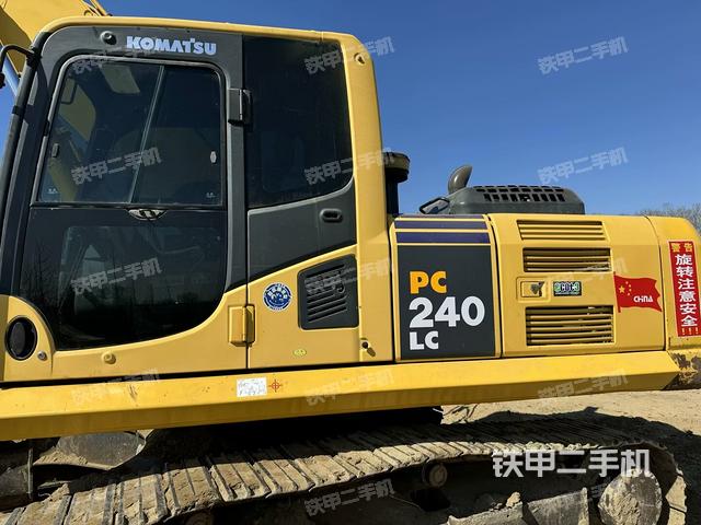 駕駛室頂部（整機外觀）