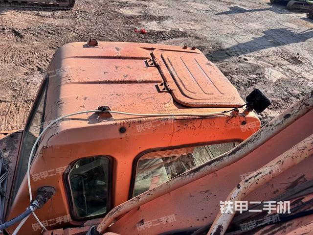 駕駛室頂部俯視(上車部件) 駕駛室頂部俯視(上車部件)