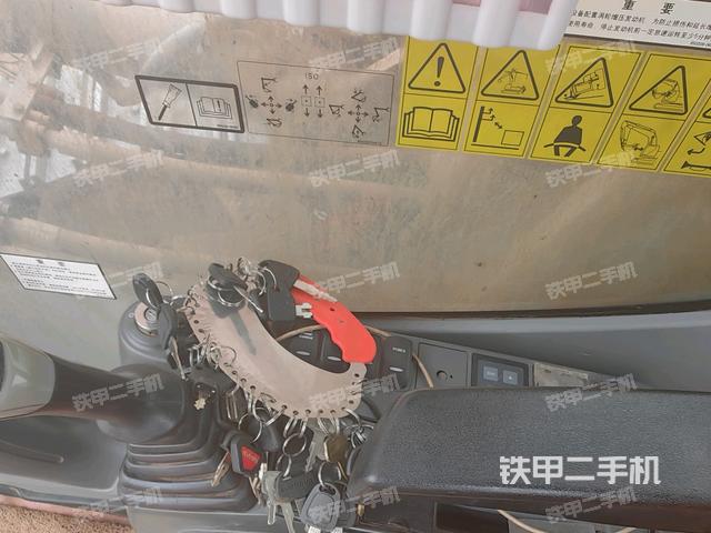 座椅左側(cè)控制臺/音響/含左手柄（駕駛室部分）