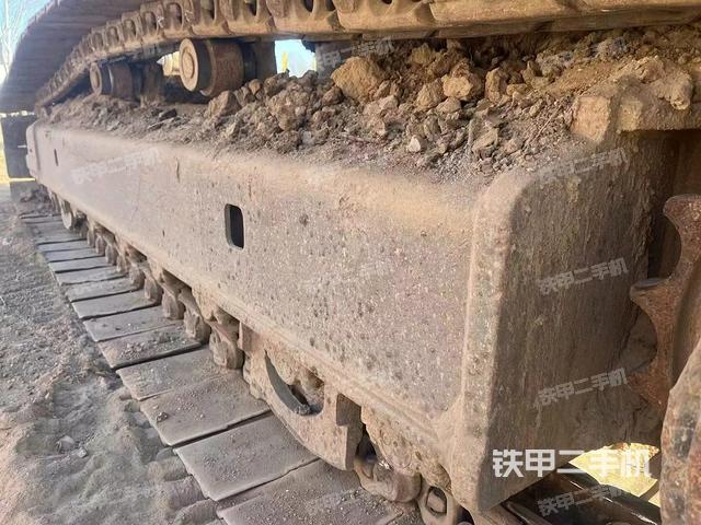 單側履帶整體(整機外觀) 單側履帶整體(整機外觀)