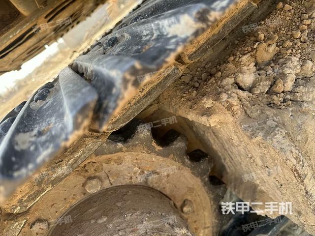 單側(cè)履帶整體（整機(jī)外觀）