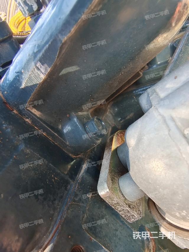 散熱器全景（壓路機發(fā)動機艙）