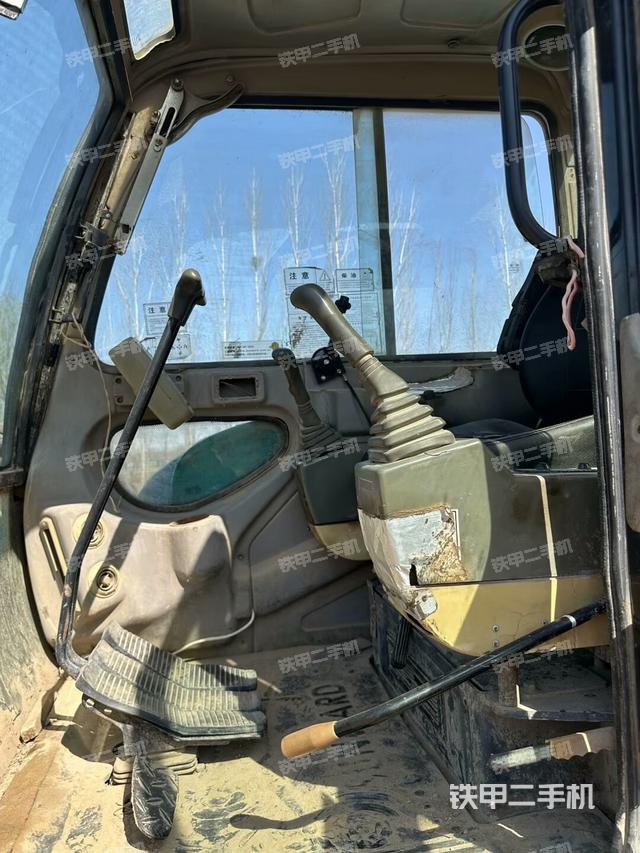 駕駛室頂部（整機(jī)外觀）