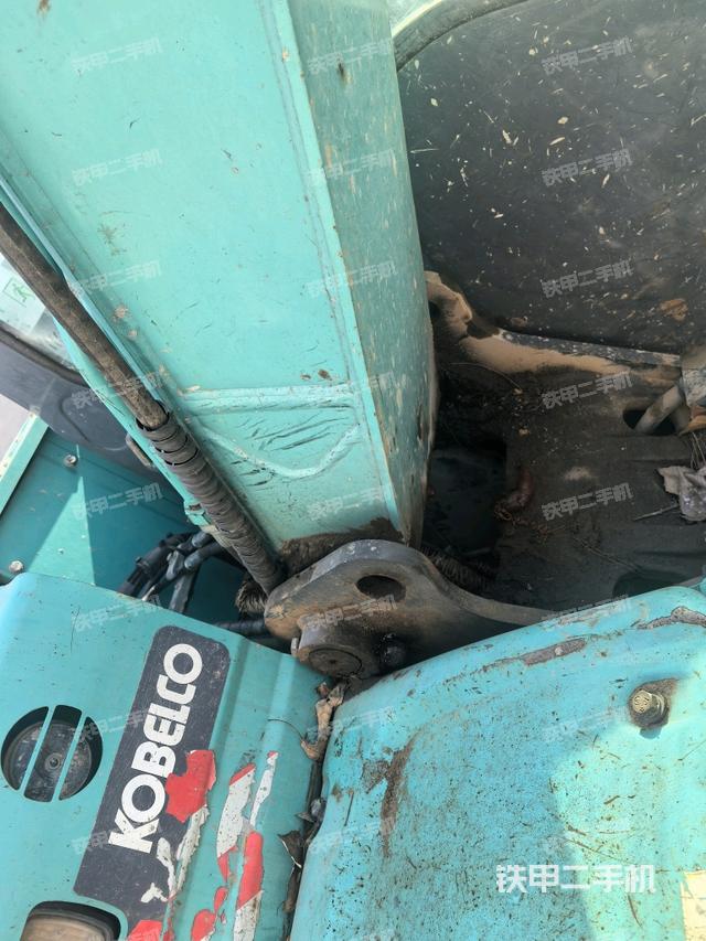 大臂根部?斜（工作和回轉(zhuǎn)裝置）