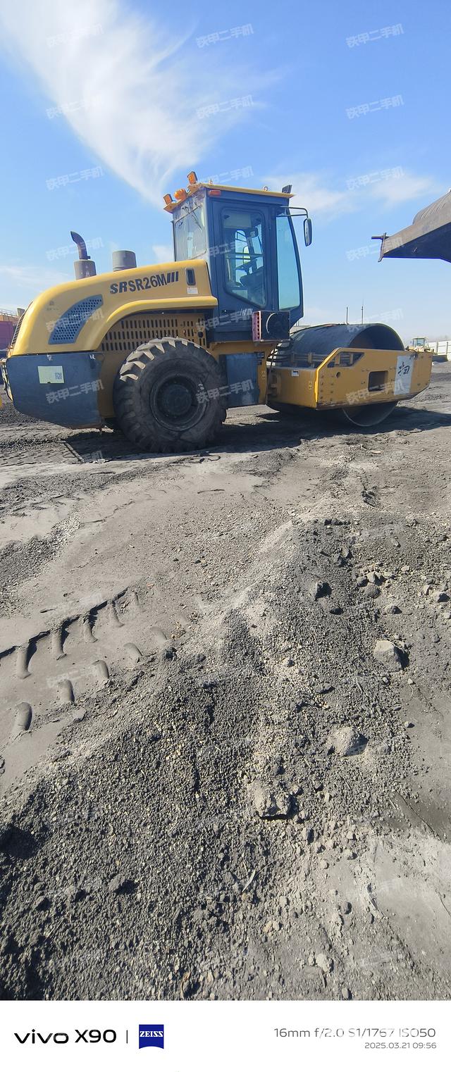 整机右侧（设备外观及核心部件）