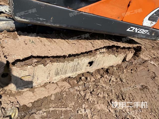 左侧履带整体 （行走机构）