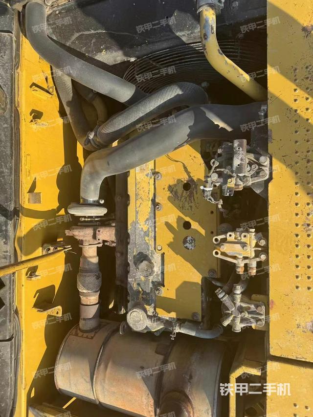 發(fā)動機整體俯視(整機外觀) 發(fā)動機整體俯視(整機外觀)