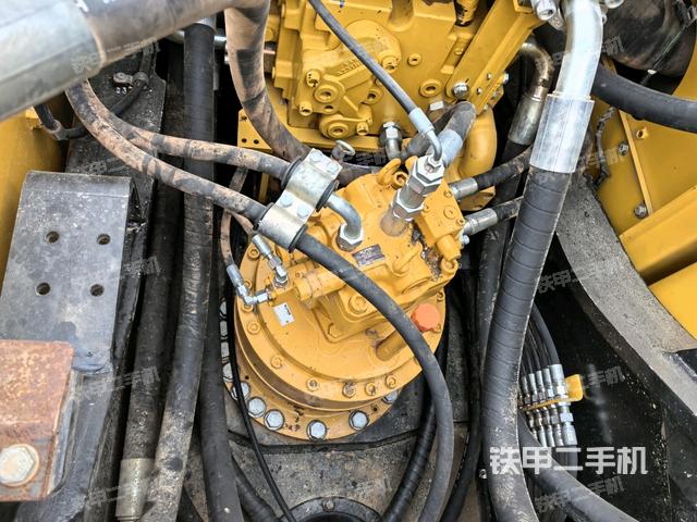 駕駛室頂部俯視（上車(chē)部件）