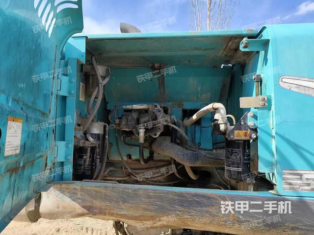 液壓泵艙室正面整體(整機(jī)外觀) 液壓泵艙室正面整體(整機(jī)外觀)