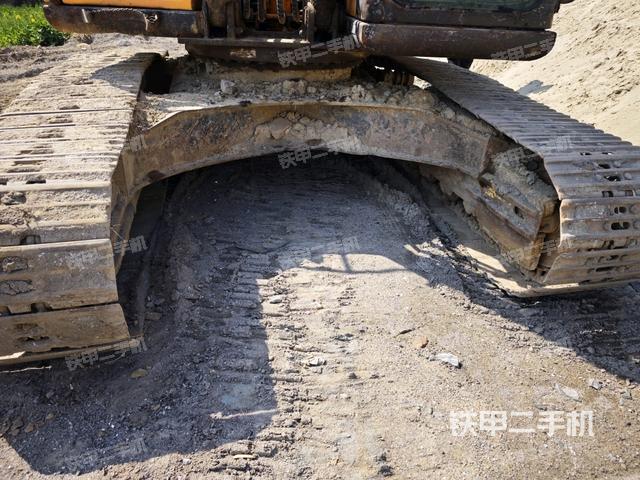 轉(zhuǎn)盤和下車架正前（工作和回轉(zhuǎn)裝置）