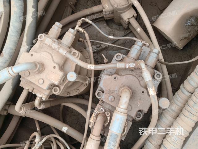 回轉(zhuǎn)馬達（上車部件）