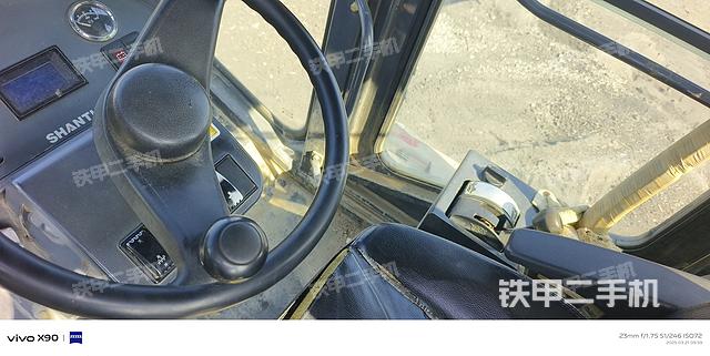 驾驶室操作台（设备外观及核心部件）