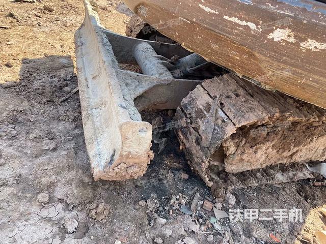 转盘和下车架正前（工作和回转装置）