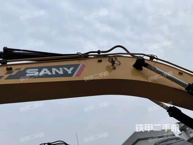 大臂油缸整體?豎拍（工作和回轉(zhuǎn)裝置）