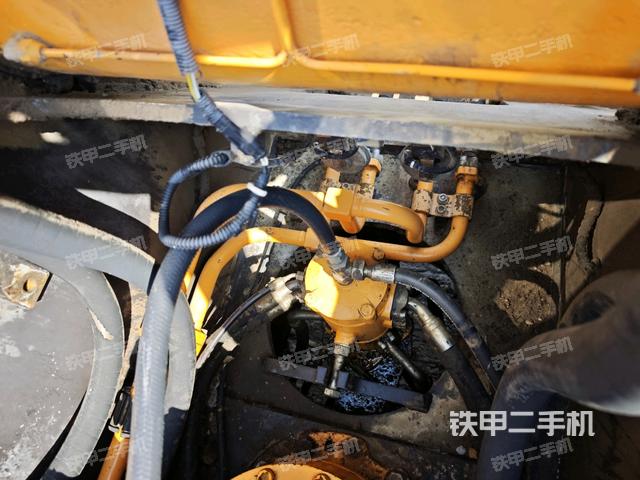 中央回轉(zhuǎn)接頭特寫（上車部件）