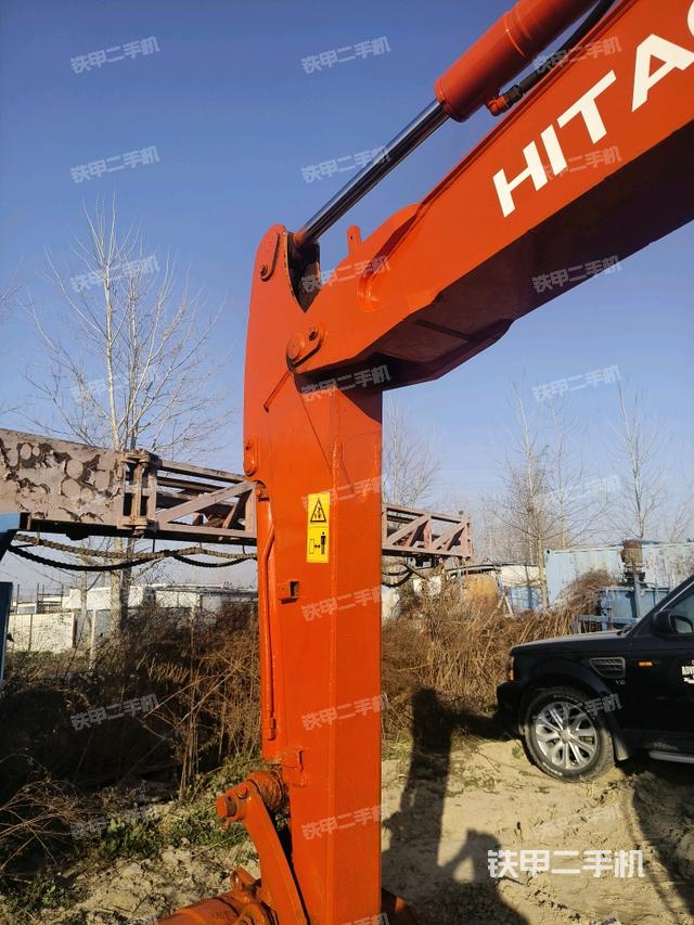 轉(zhuǎn)盤和下車架正前（工作和回轉(zhuǎn)裝置）