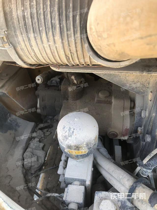 液壓泵艙室正面整體(整機(jī)外觀) 液壓泵艙室正面整體(整機(jī)外觀)