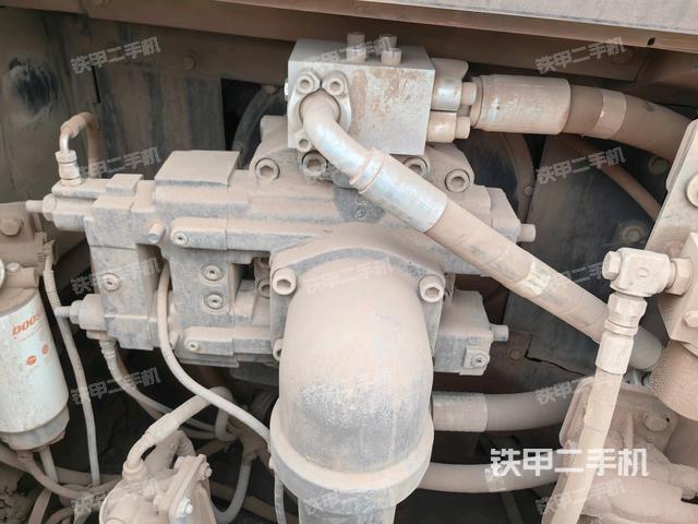 液壓泵斜45?左（大件艙室）