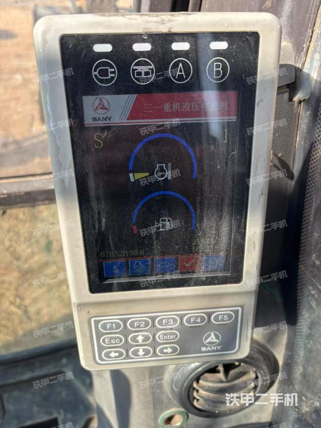 駕駛室整體（整機(jī)外觀）