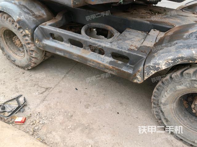 右側(cè)履帶整體?(行走機(jī)構(gòu)) 右側(cè)履帶整體?(行走機(jī)構(gòu))