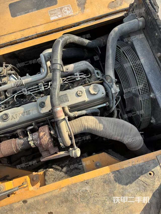 駕駛室頂部（整機(jī)外觀）