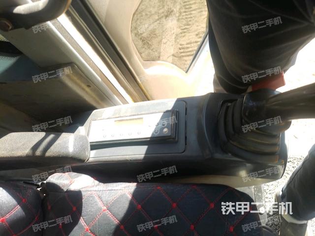 座椅左側(cè)控制臺(tái)/音響/含左手柄(駕駛室部分) 座椅左側(cè)控制臺(tái)/音響/含左手柄(駕駛室部分)