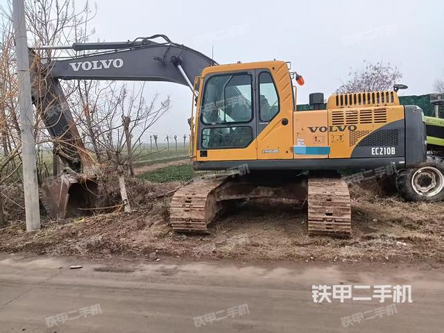 沃尔沃EC210C挖掘机