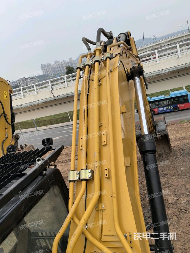 大臂背部俯視（工作和回轉(zhuǎn)裝置）