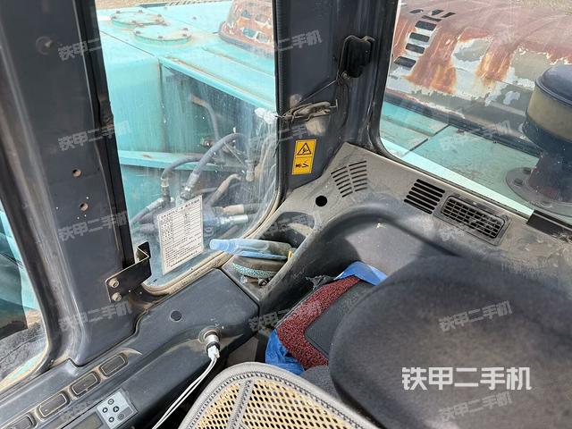 后窗玻璃角標(biāo)（駕駛室部分）