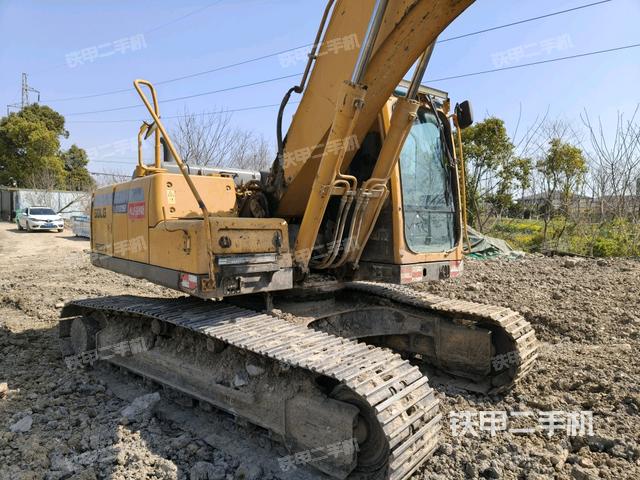 大臂油缸整體?豎拍（工作和回轉(zhuǎn)裝置）