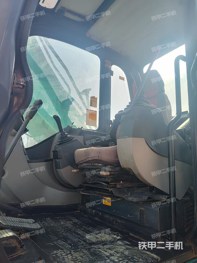 驾驶室整体（整机外观）