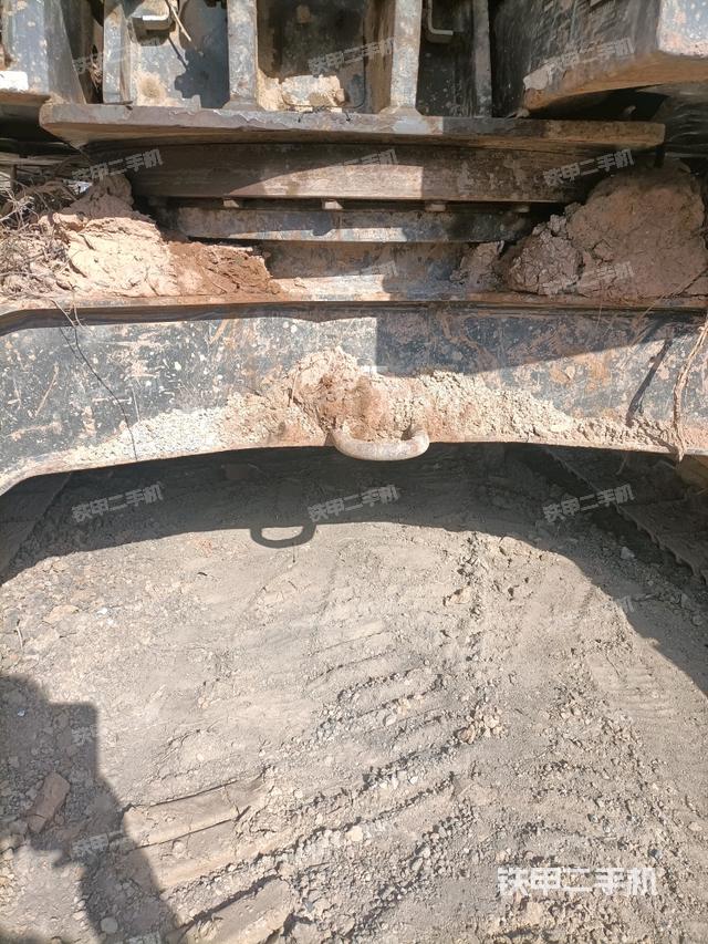 转盘和下车架正前（工作和回转装置）