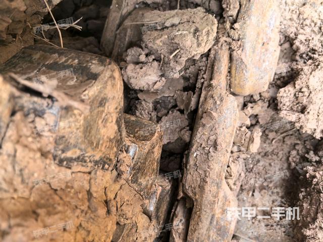 左側(cè)履帶整體?（行走機(jī)構(gòu)）