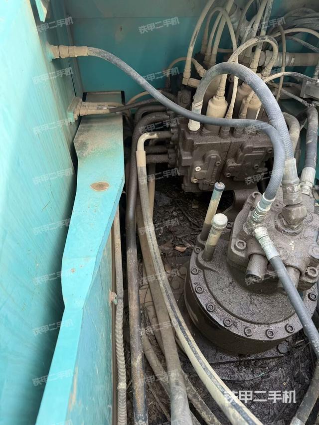 回轉(zhuǎn)馬達(dá)（上車部件）