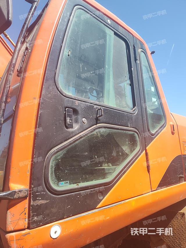 驾驶室整体（整机外观）