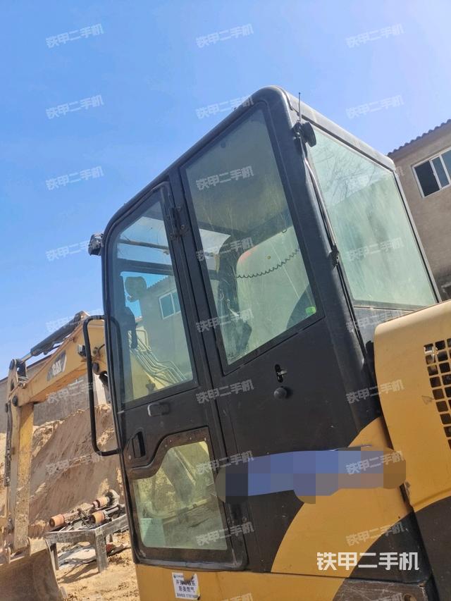 顶棚整体(驾驶室部分) 顶棚整体(驾驶室部分)