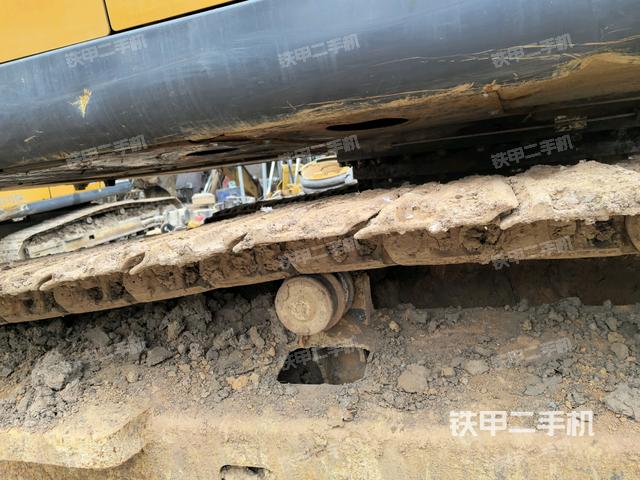 右側(cè)行走馬達(dá)蓋板(行走機(jī)構(gòu)) 右側(cè)行走馬達(dá)蓋板(行走機(jī)構(gòu))