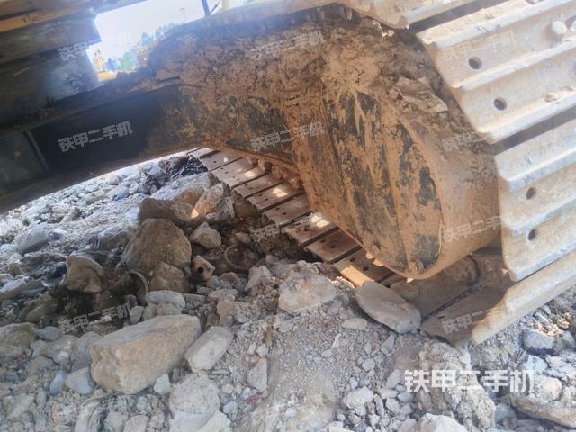 右側(cè)行走馬達蓋板(行走機構(gòu)) 右側(cè)行走馬達蓋板(行走機構(gòu))