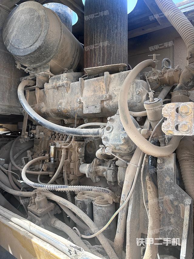 發(fā)動機左側(cè)（整機外觀及大件）