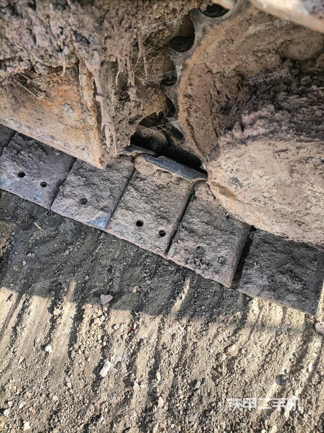 右驱动轮（行走机构）