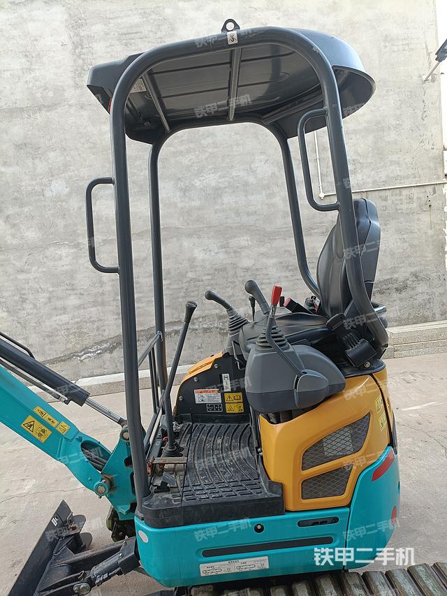 驾驶室整体（整机外观）