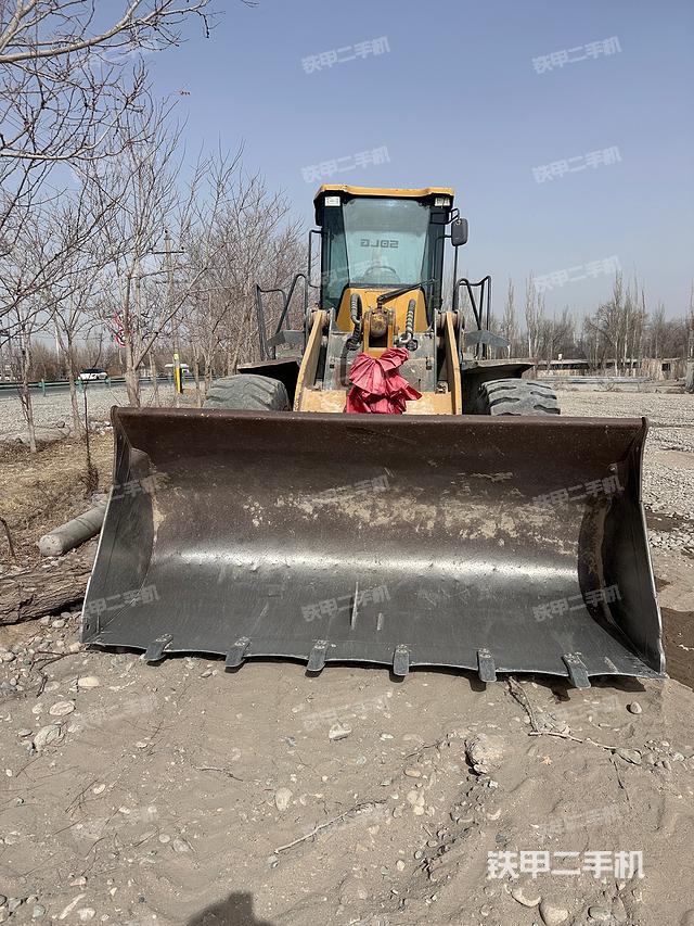 工作裝置整體（整機外觀及大件）