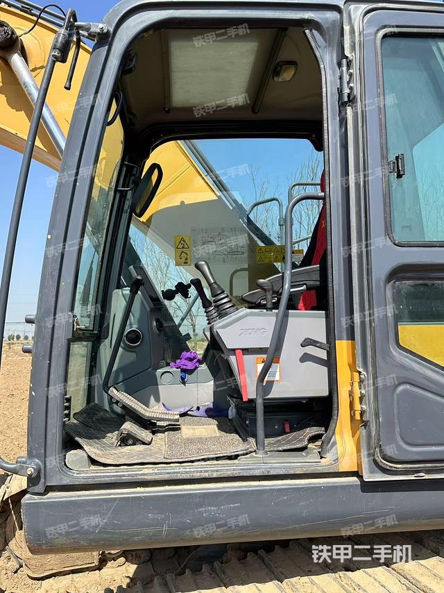 駕駛室整體(整機外觀) 駕駛室整體(整機外觀)