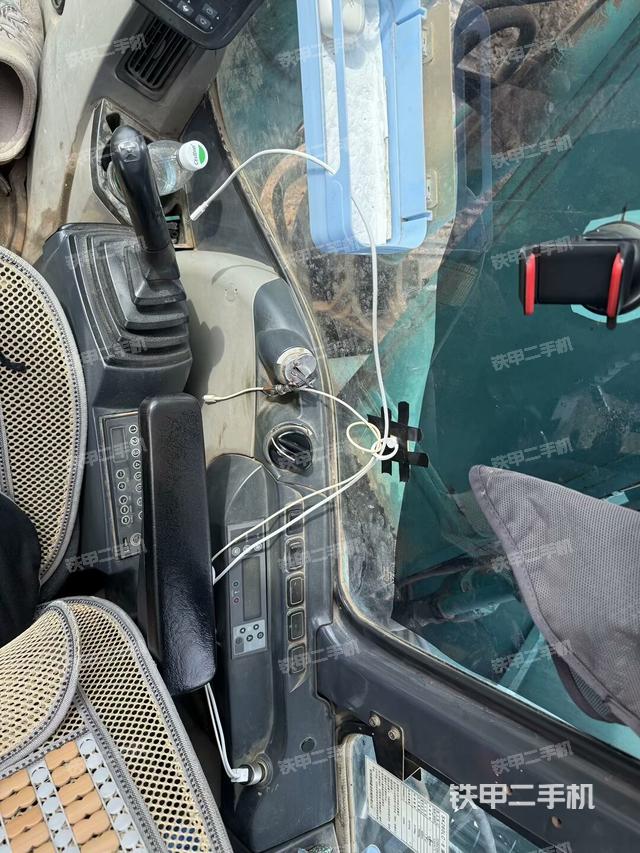 駕駛室左前45度（駕駛室部分）