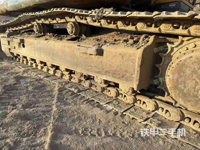 單側(cè)履帶整體（整機(jī)外觀）