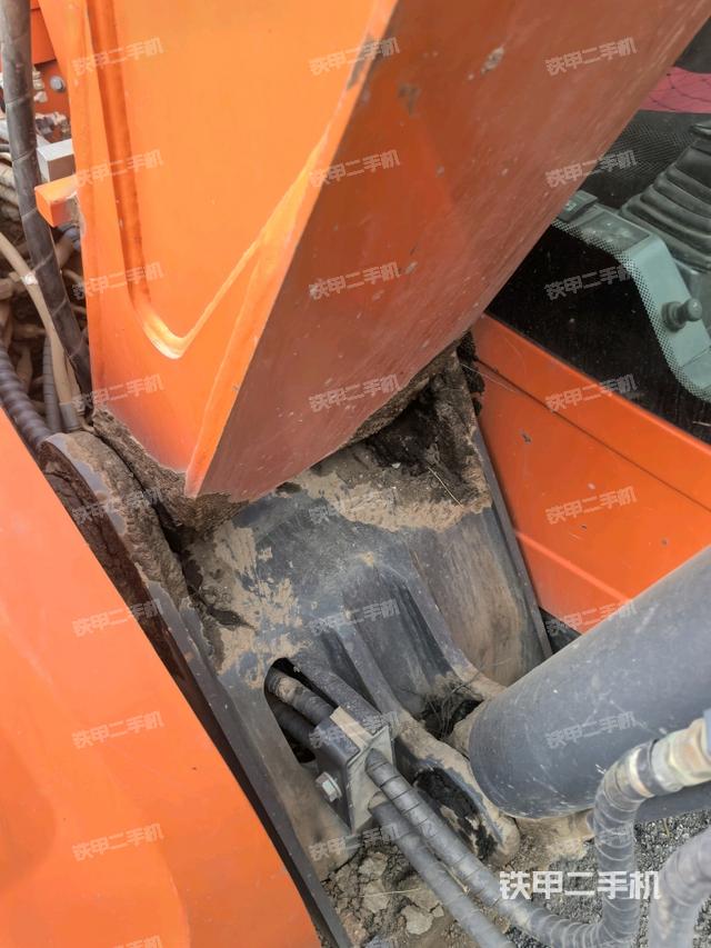 大臂背部俯视（工作和回转装置）